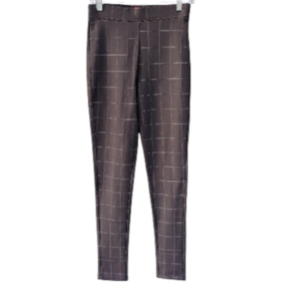 Maze Collection Black High-Waisted Small Pants with Sleek Silhouette